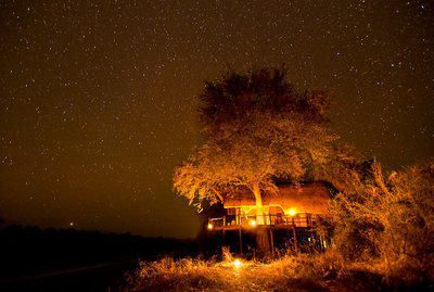 Lion Camp, South Luangwa National Park. Accommodation at night